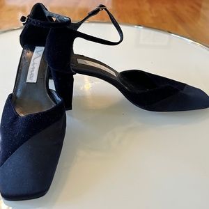 Satin velvet comfort